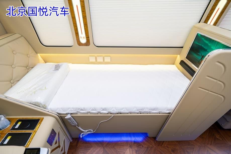 红旗国悦 8 座豪华与科技交织的移动奢享空间承德定制电话(图4)
