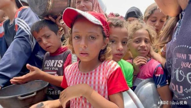 加沙饥饿婴儿画面曝光营养不良死亡数万网友 来卖惨当寄生虫(图3)