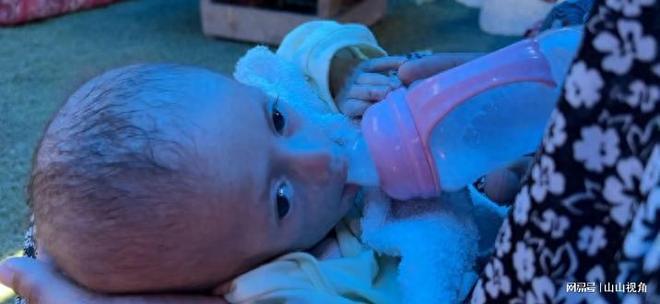 加沙饥饿婴儿画面曝光营养不良死亡数万网友 来卖惨当寄生虫