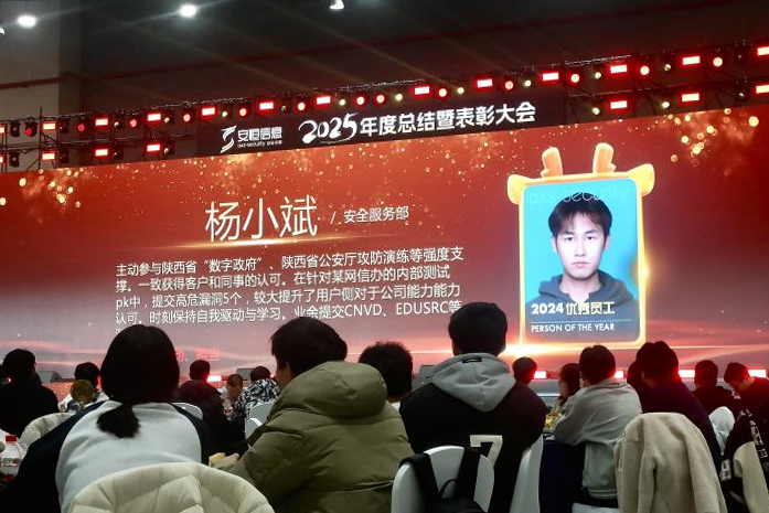 你的热爱终会闪光！12位欧亚毕业生对学弟学妹们说(图3)