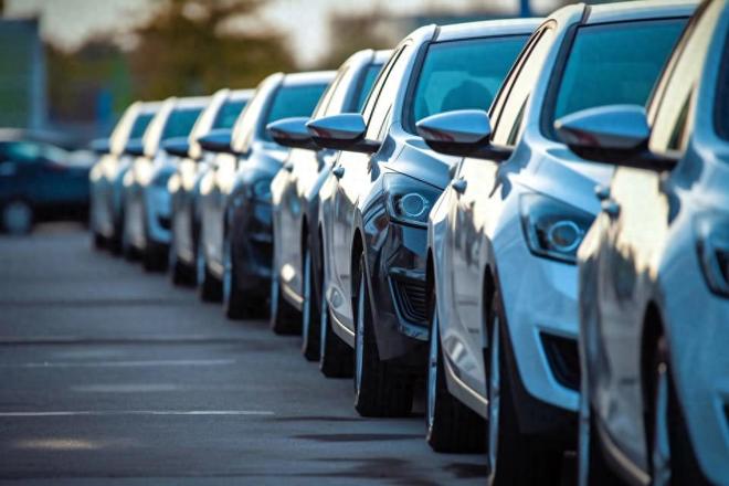 雷军还是“命好”！8月30日之后谁晒新车“小订过万”谁尴尬(图1)