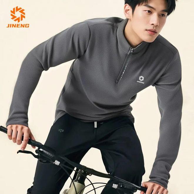 一件会呼吸的移动暖舱自发热运动卫衣隔冷锁温百穿不变形！(图7)