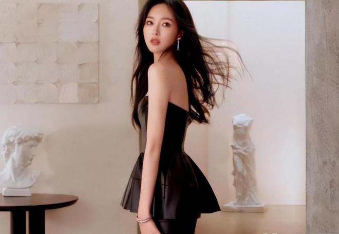 离婚传闻才7天！41岁唐嫣高调官宣喜讯原来一切早有预兆(图3)