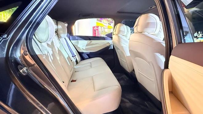 919万起180km纯电续航+“移动大沙发”！东风日产N6上市(图8)