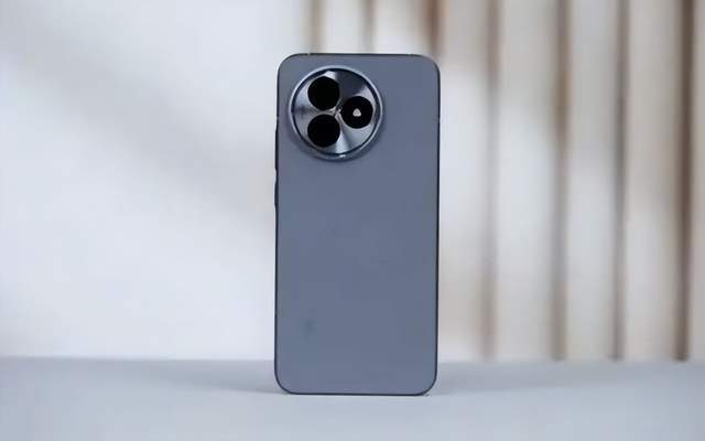 小米坚决“清仓”16GB+1TB跳水882元顶配版旗舰售价更亲民了(图2)