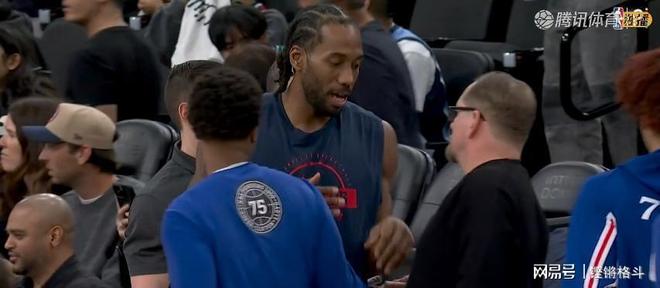 小卡29+4+6难阻15分惨败赛后拥抱纳斯(图5)